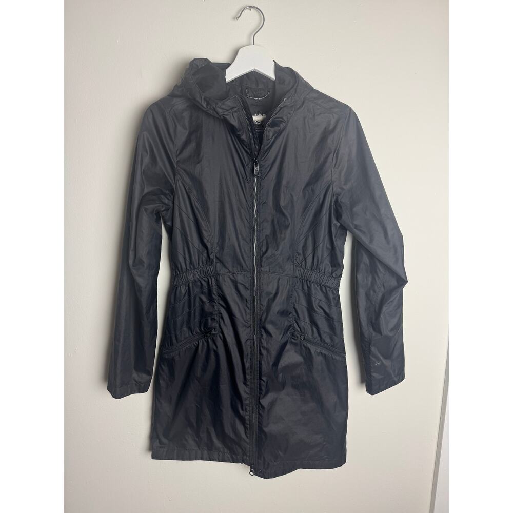 The North Face Rissy Packable Rain Jacket Anorak S